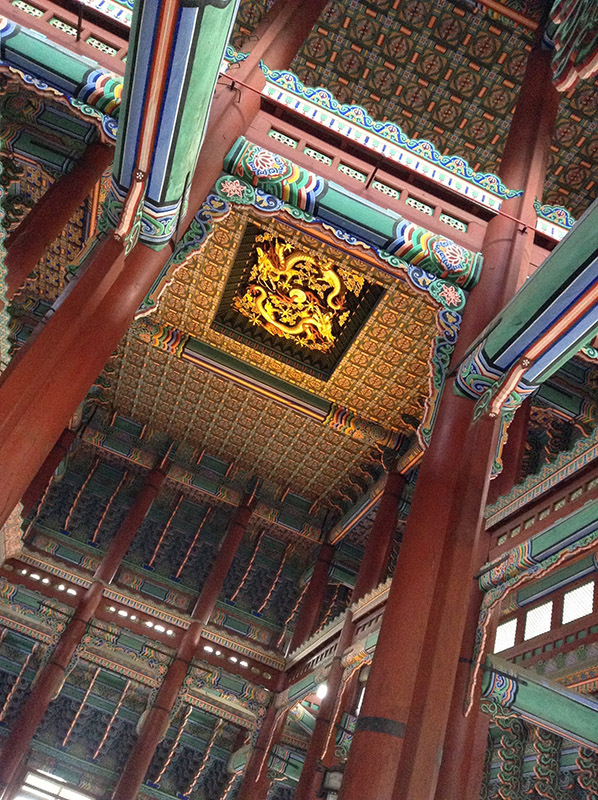gyeongbok-throneroomceiling
